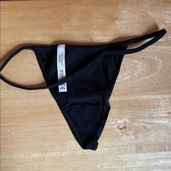 Victoria’s Secret Happy New Year V String Thong - Picture 5 of 11